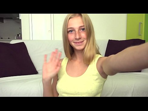 ❤️ Když se nudím, líně masturbuji svou růžovou kundičku ❤️ Domácí porno u nás ☑