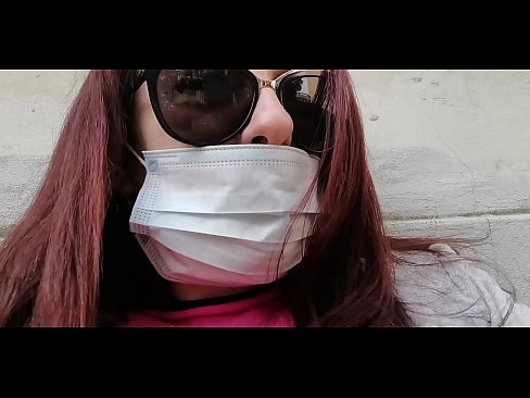 ❤️ Nicoletta se pomstí svému sousedovi a vyčůrá se mu do garáže (Speciál Covid19 Italská karanténa) ❤️ Domácí porno u nás ☑