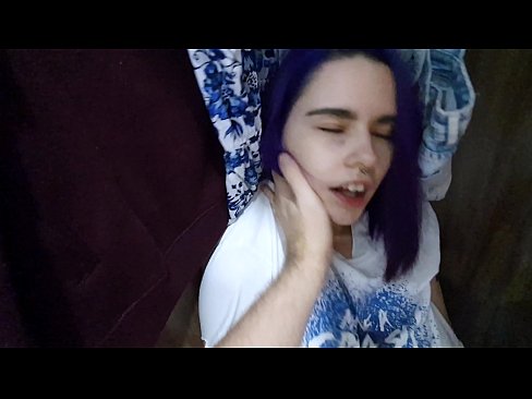 ❤️ Našel jsem svou sestru ve skříni a pomohl jí udělat se ❤️ Domácí porno u nás ☑